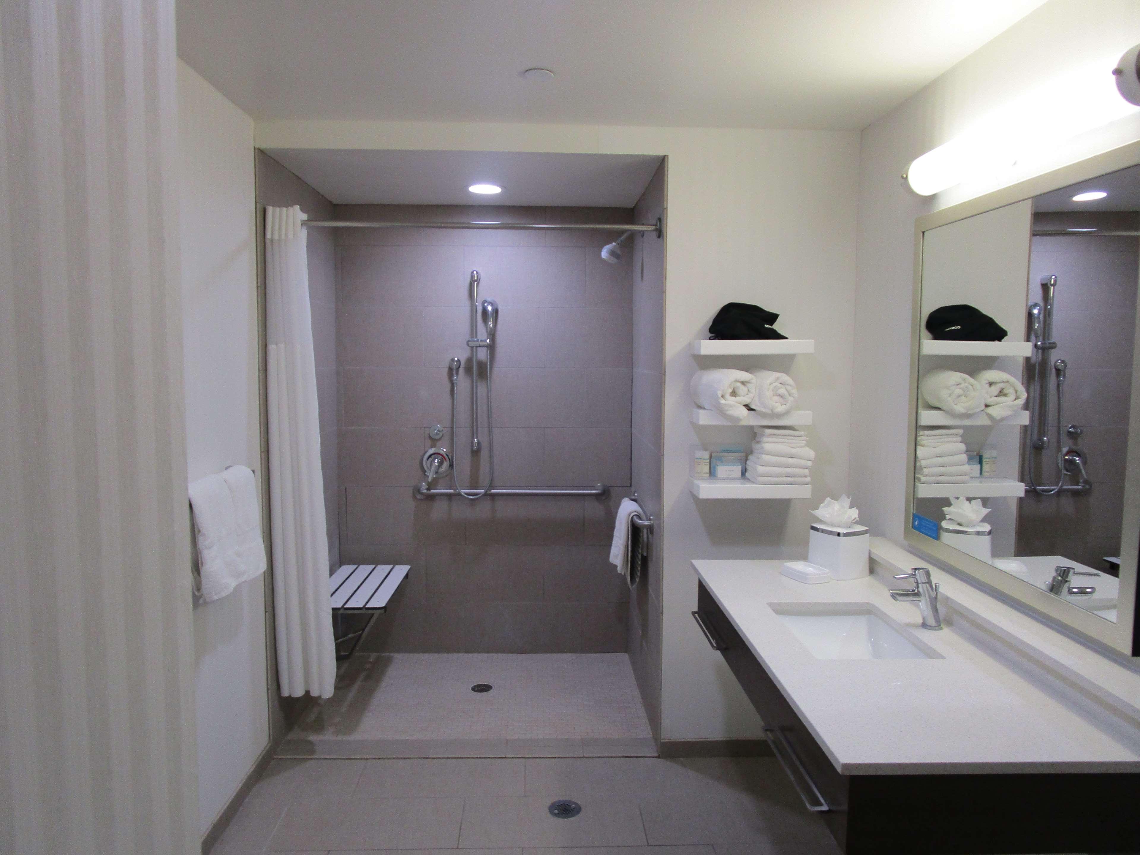 Hampton Inn & Suites Артижа Екстериор снимка