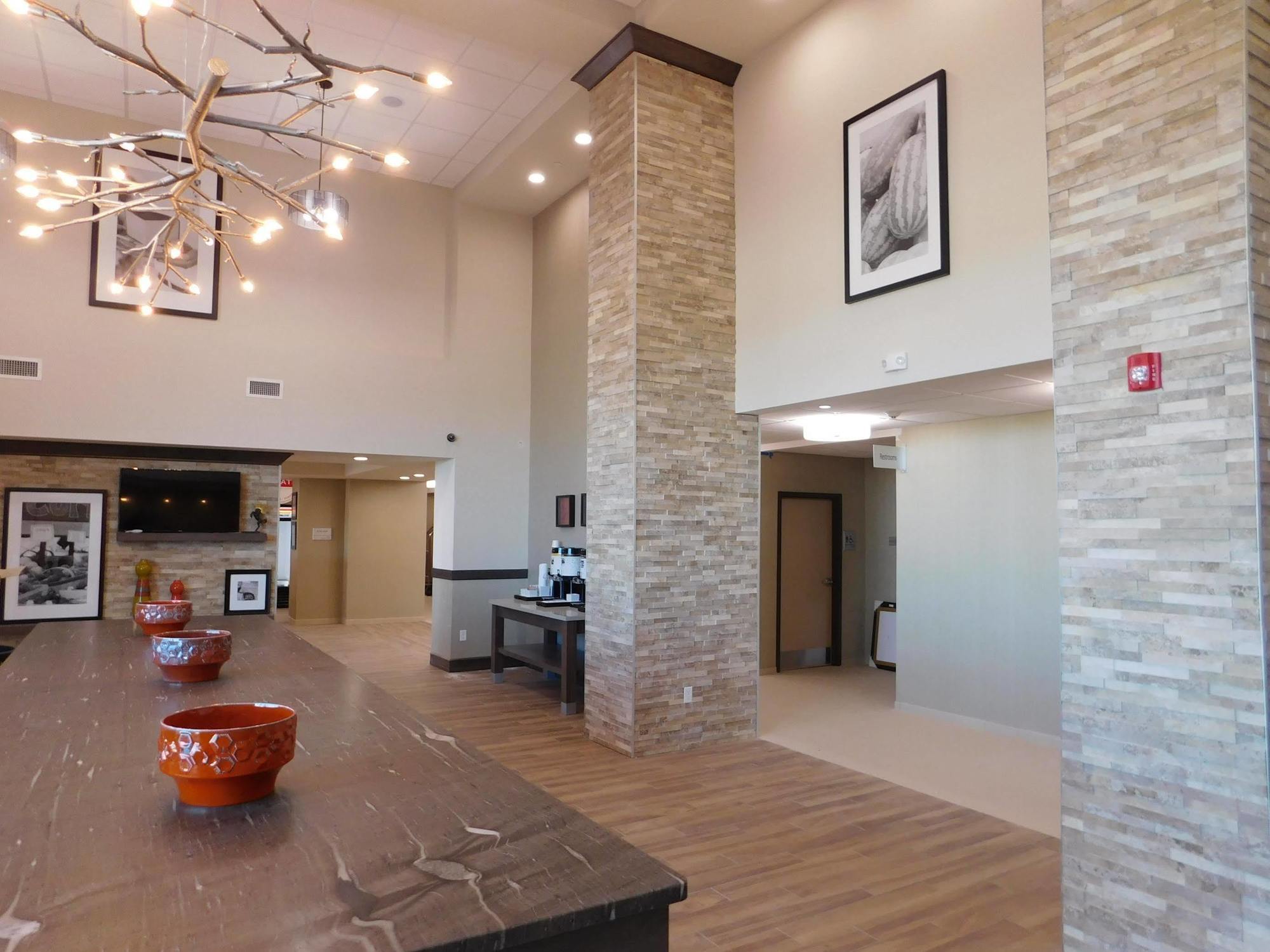Hampton Inn & Suites Артижа Екстериор снимка