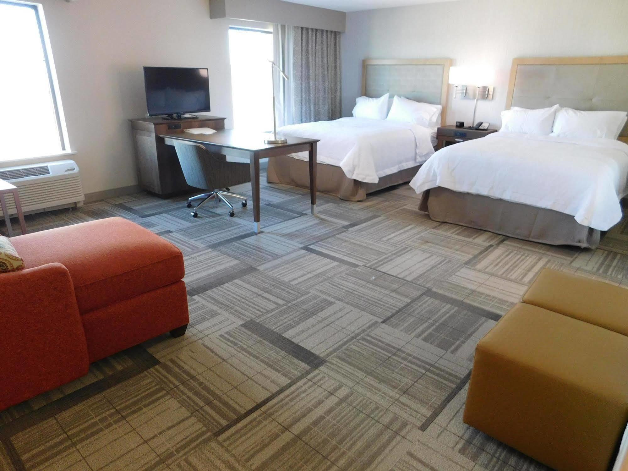 Hampton Inn & Suites Артижа Екстериор снимка